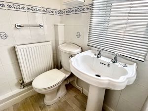 En-suite- click for photo gallery